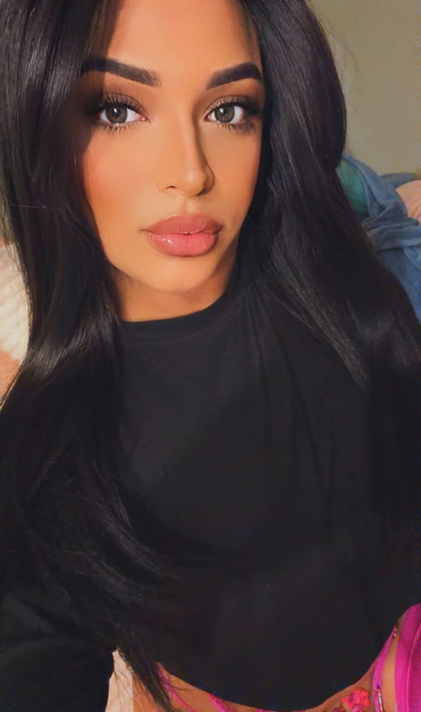 Customer photo review of Shake N Go Masterclass Glueless 13x5 Pre-Plucked HD Lace Front Wig - MAJESTIC