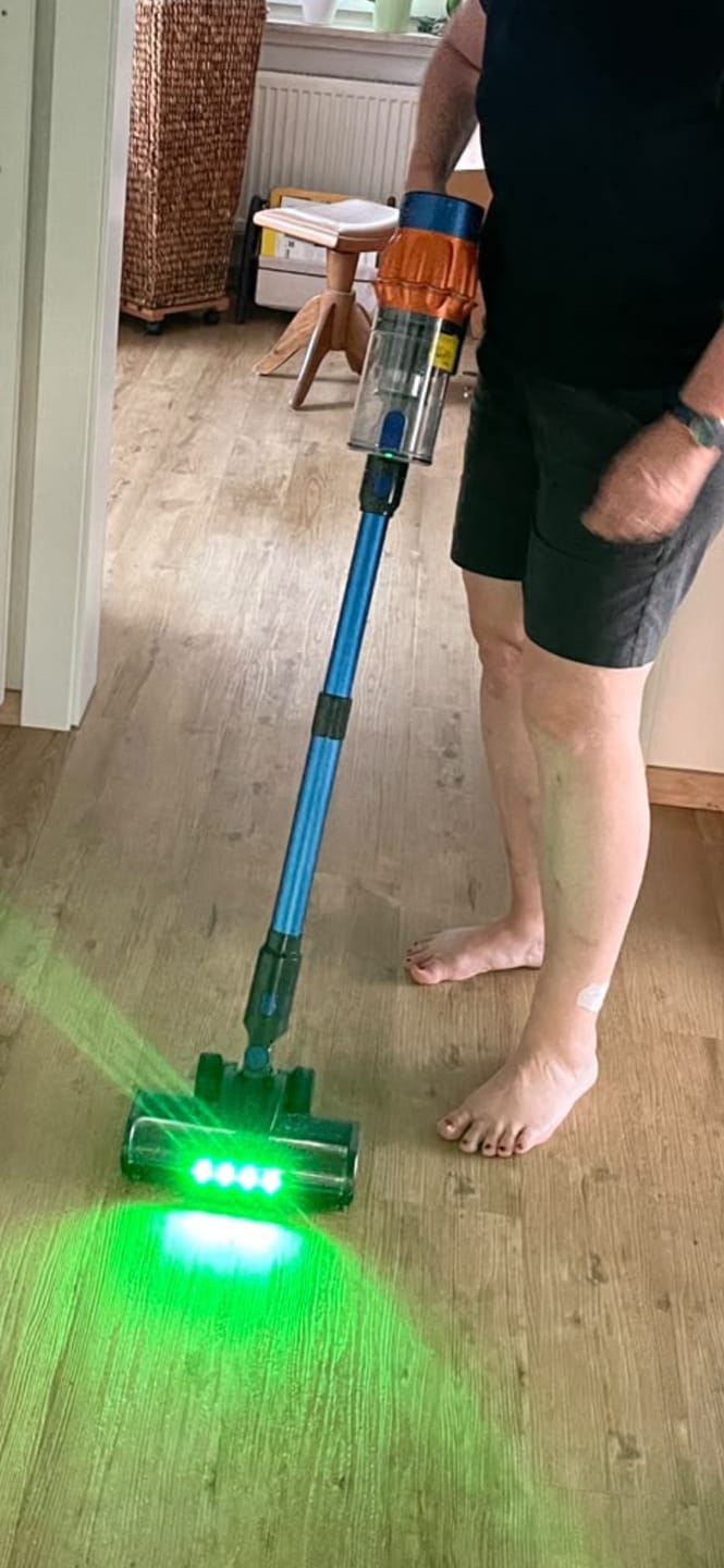 Customer photo review of Dripl UltraVac Akku-Staubsauger