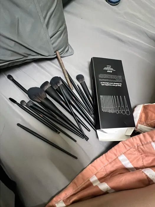Customer photo review of Matte Black Versatile Brush Set Collection 14pcs T336