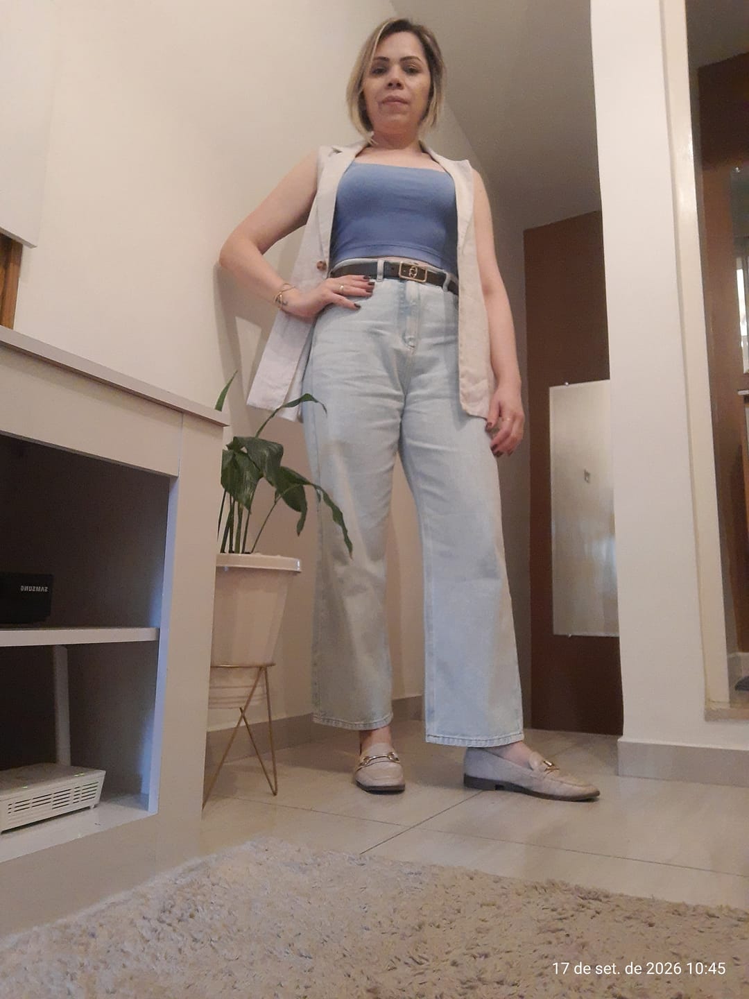 Customer photo review of Calça Jeans Reta Araçá Azul Claro