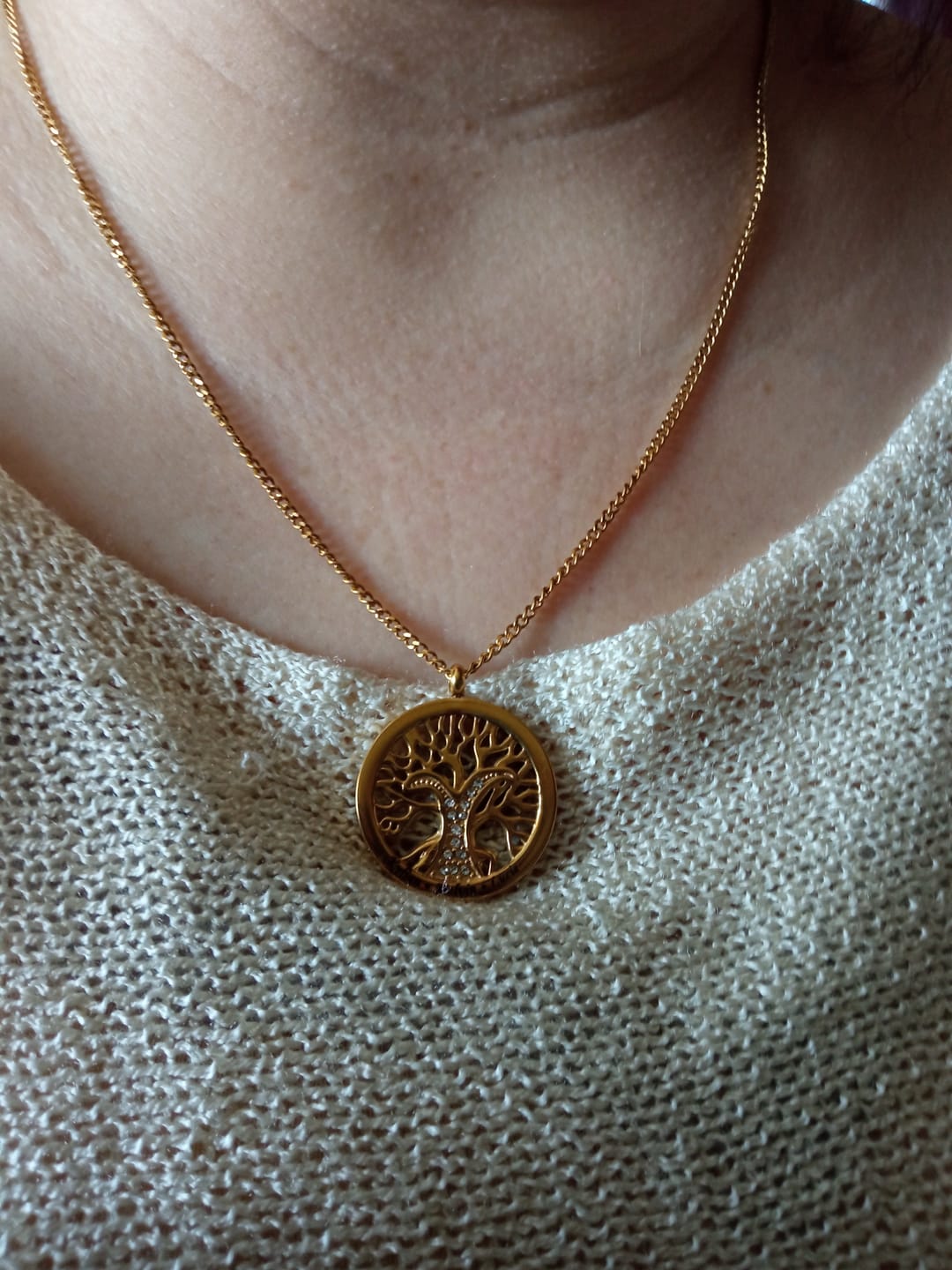 Customer photo review of Collier arbre de vie personnalisé avec pierres en zirconium