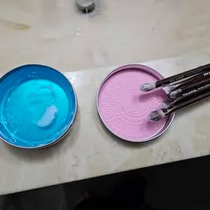 Customer photo review of Pulizia Delicata Spazzole Trucco Saponetta Solida Con Spugna