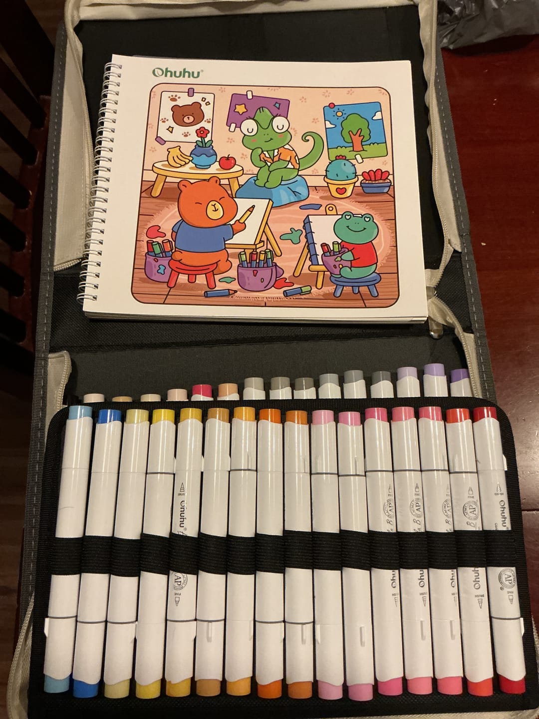 Customer photo review of Ohuhu Hilo Series Direct-ink Acrylic Paint Markers