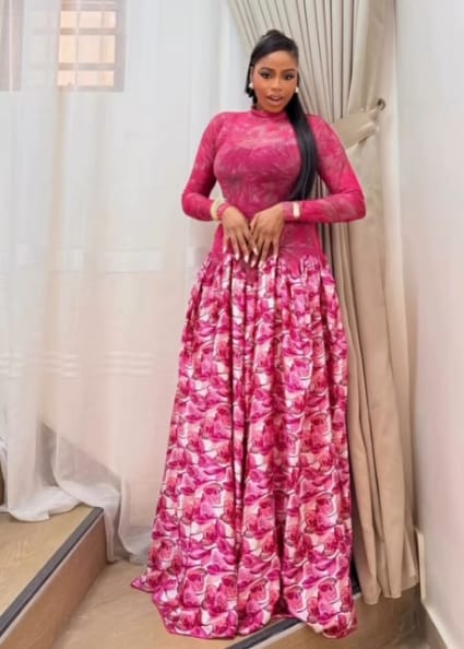 Customer photo review of Women Marble Print Mock Neck Mesh & Satin Flowy Floor Length Party Dress