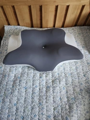 Customer photo review of ORVANE Butterfly™ – 5 Zone Neck & Shoulder Pain Relief Pillow