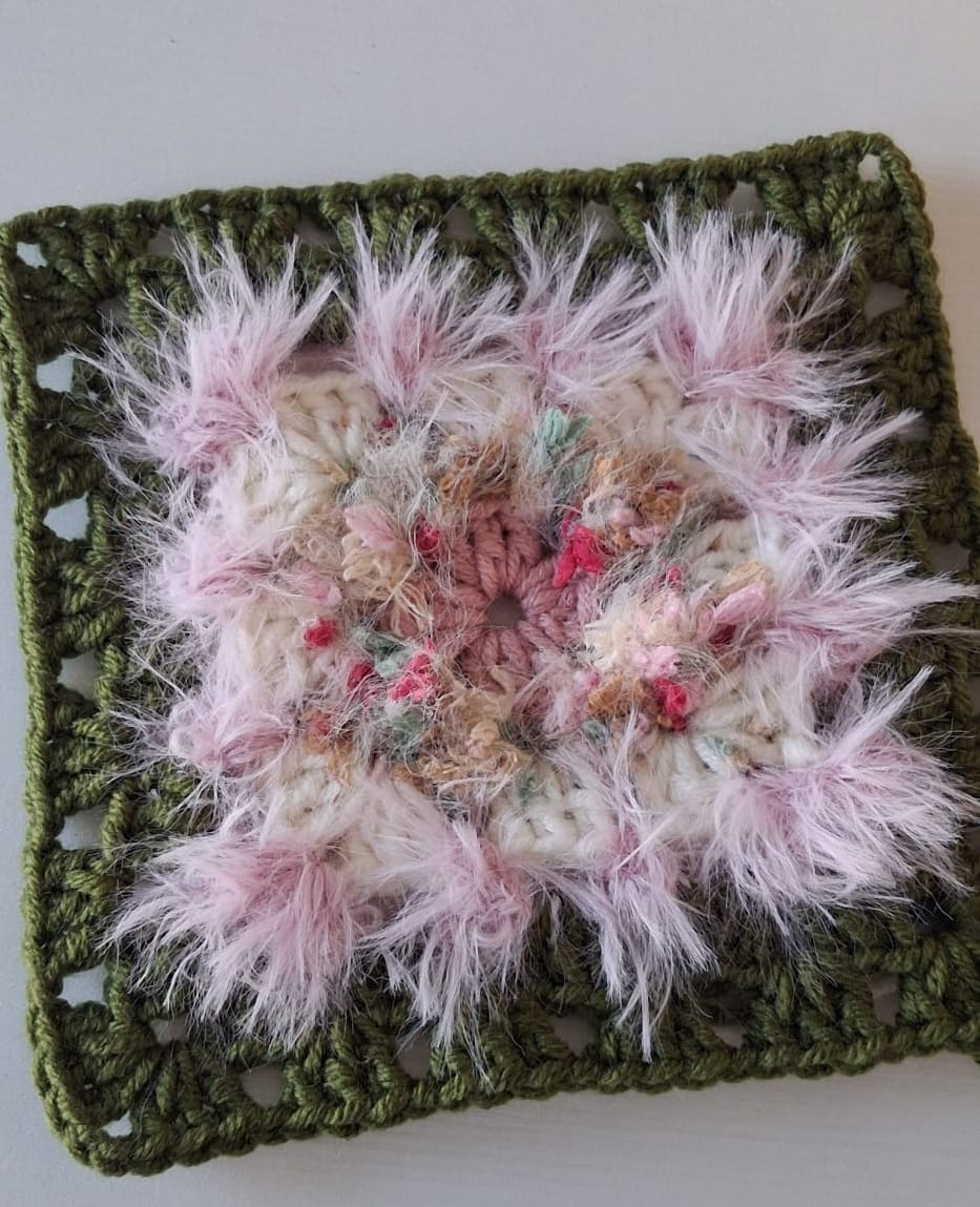 Customer photo review of YarnArt Piuma