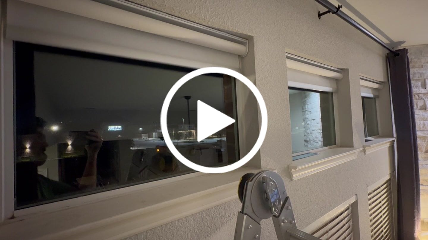 Customer video review of SmartWings Motorized Light Filtering Roller Shades 70% Blackout Safari