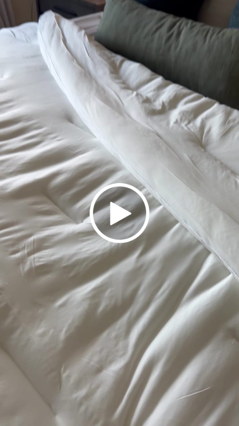 Customer video review of MarshMellow Comforter