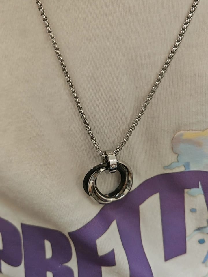 Customer photo review of Interlocking Ring Necklace