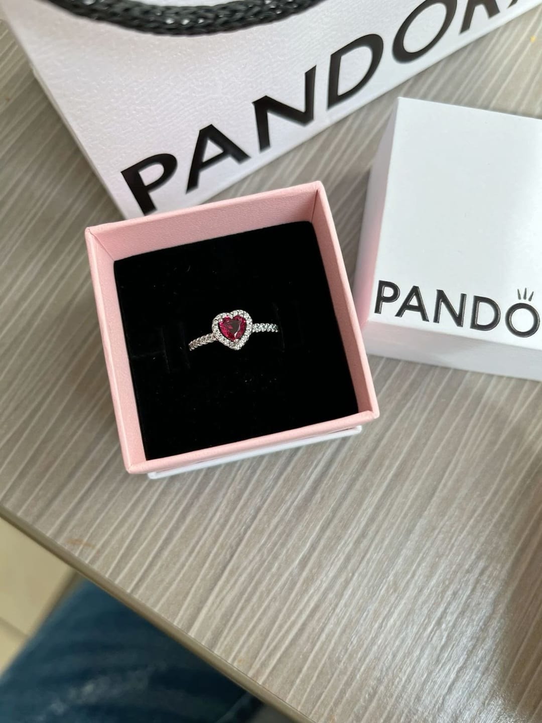 Customer photo review of Anillo Corazón Rojo PLATA 925