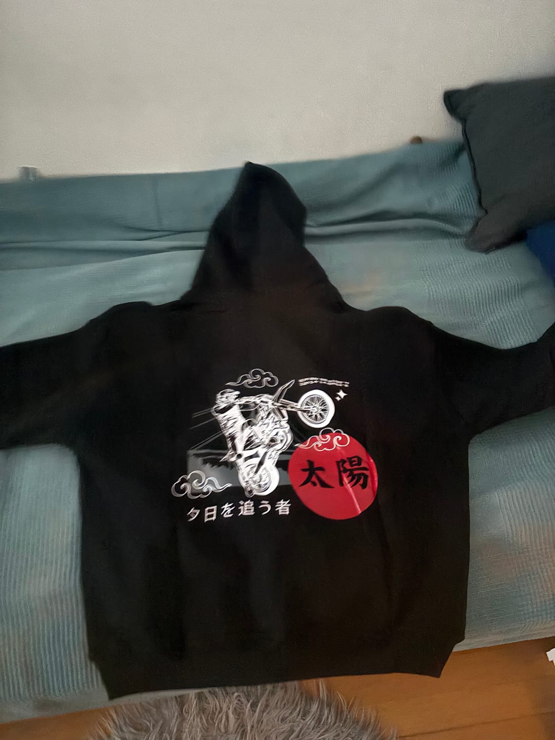 Customer photo review of bold. Daitanna Hoodie