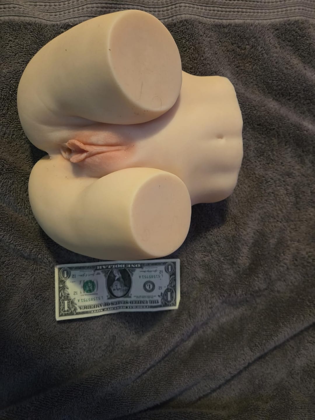 Customer photo review of Hipgaga 11lb/5kg Realistic Female Butt Doll - Portable TPE Adult Toy for Men with Fair or Tan Skin Tone, Enhanced Curves & Soft Touch