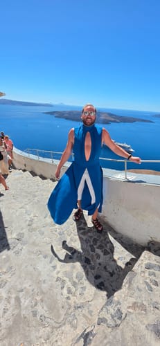 Customer photo review of Mens Cut-Out Long Split Hem Tank SKUL05511