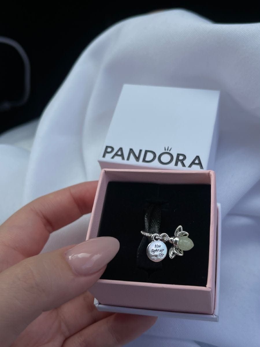 Customer photo review of Brazalete Con Broche de Corazón + Charm Luciérnaga