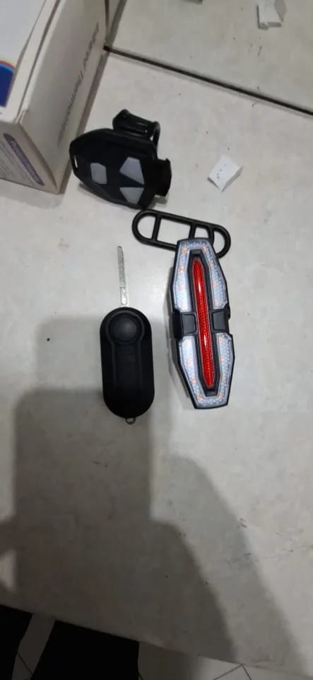 Customer photo review of SegnaRide V1 – Luci di sicurezza