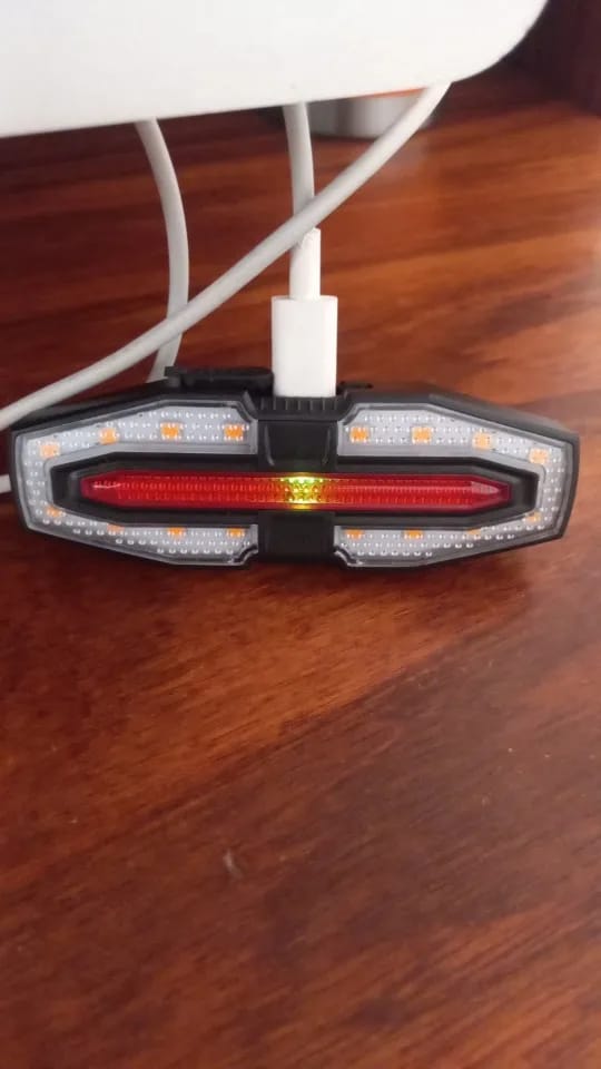Customer photo review of SegnaRide V1 – Luci di sicurezza
