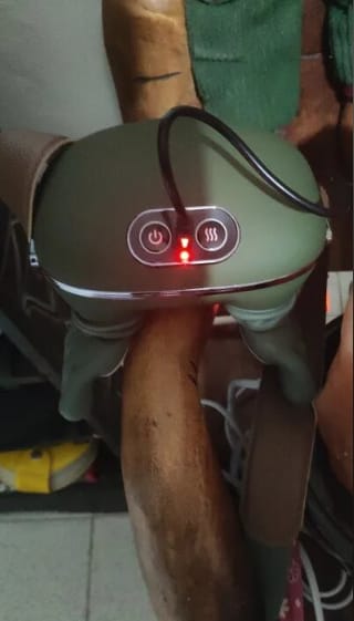 Customer photo review of Zavelix™ Dual-Use Red Light & Deep-Kneading Massager for People & Pets