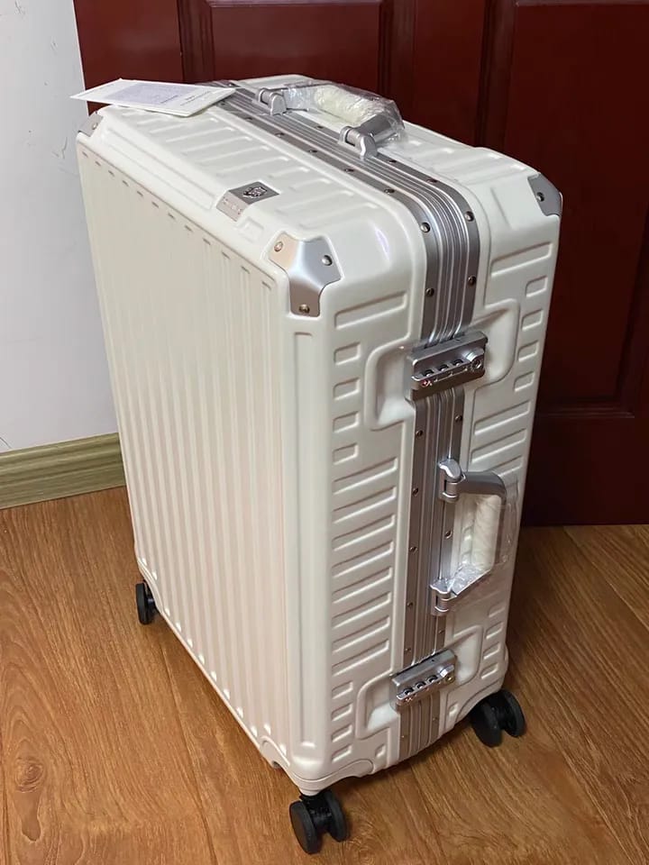 Customer photo review of AURA Collection
