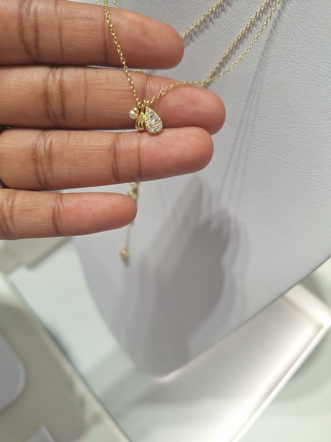 Customer photo review of Pulsera Mini Corazones