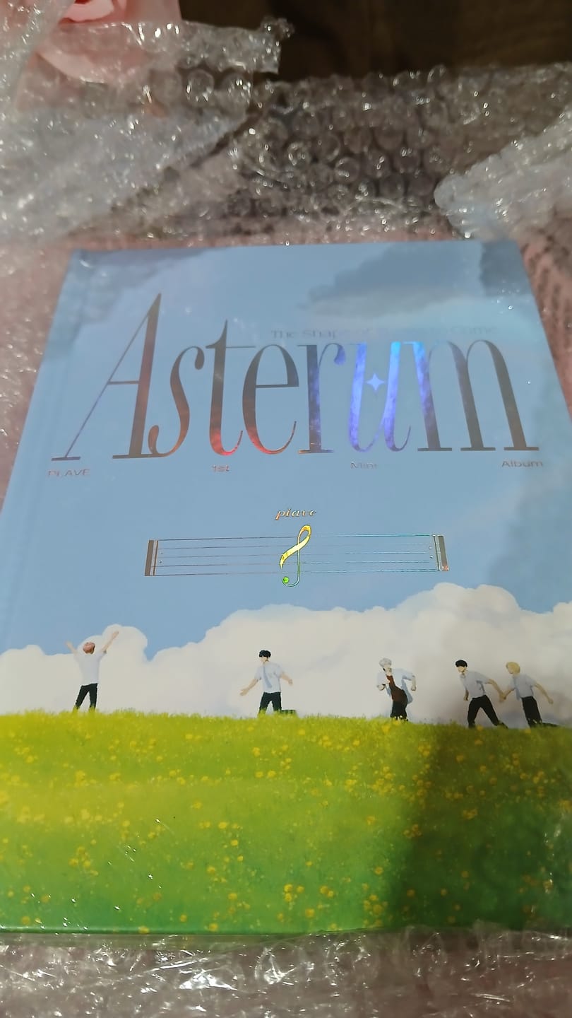 Customer photo review of PLAVE 1st Mini Album : ASTERUM: The Shape of Things to Come