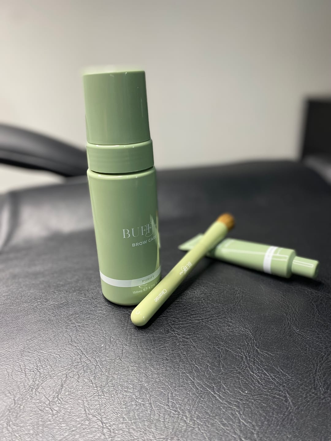 Opinión con foto de un cliente sobre «Brow Care - Purify - 150 ml»
