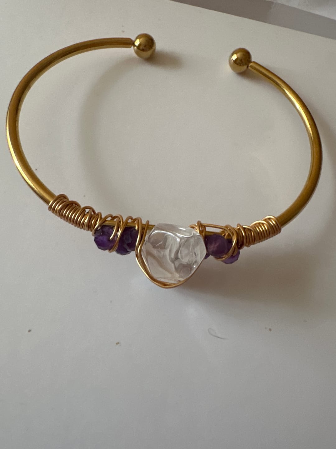 Customer photo review of Bracelet "Intuitive" - Cristal de roche et Améthyste