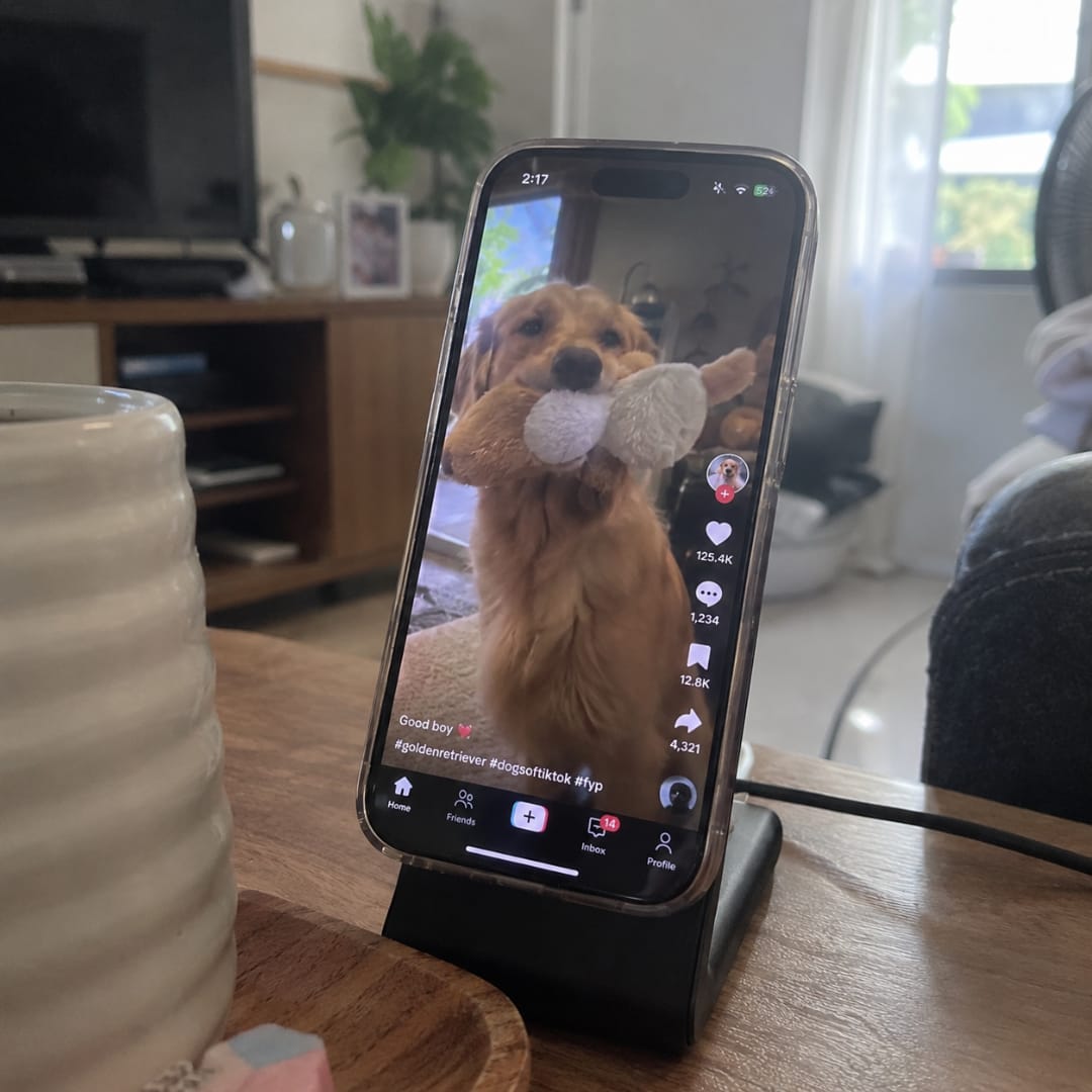 Customer photo review of PowerBase Pro - 3-IN-1 Magnetic Wireless Charger