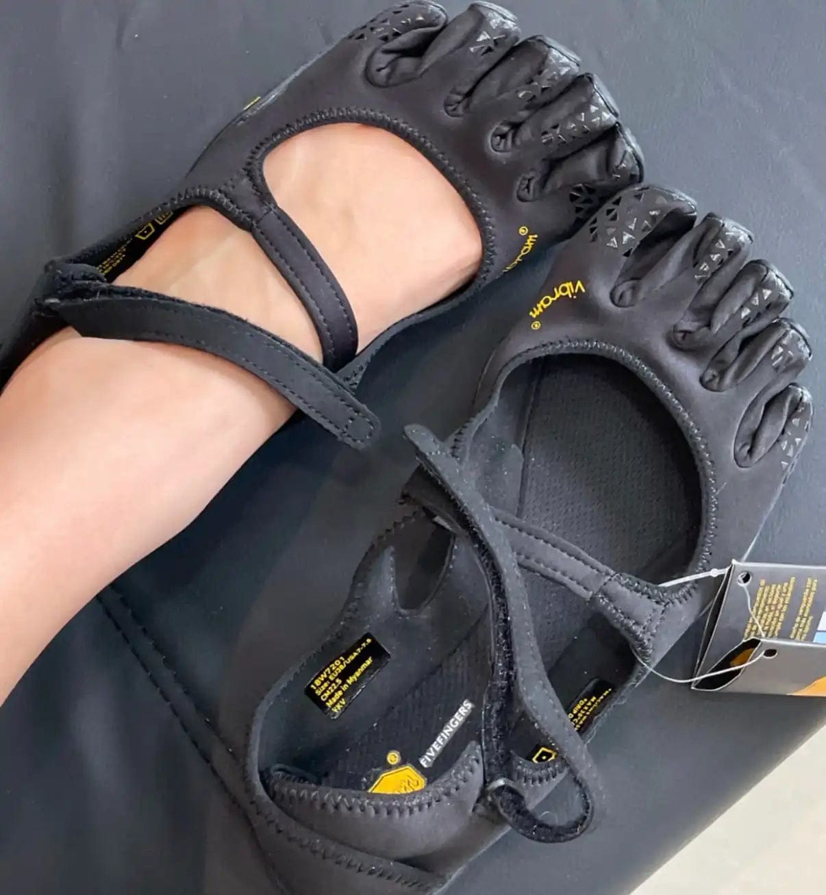 Customer photo review of FiveF Toe Shoes