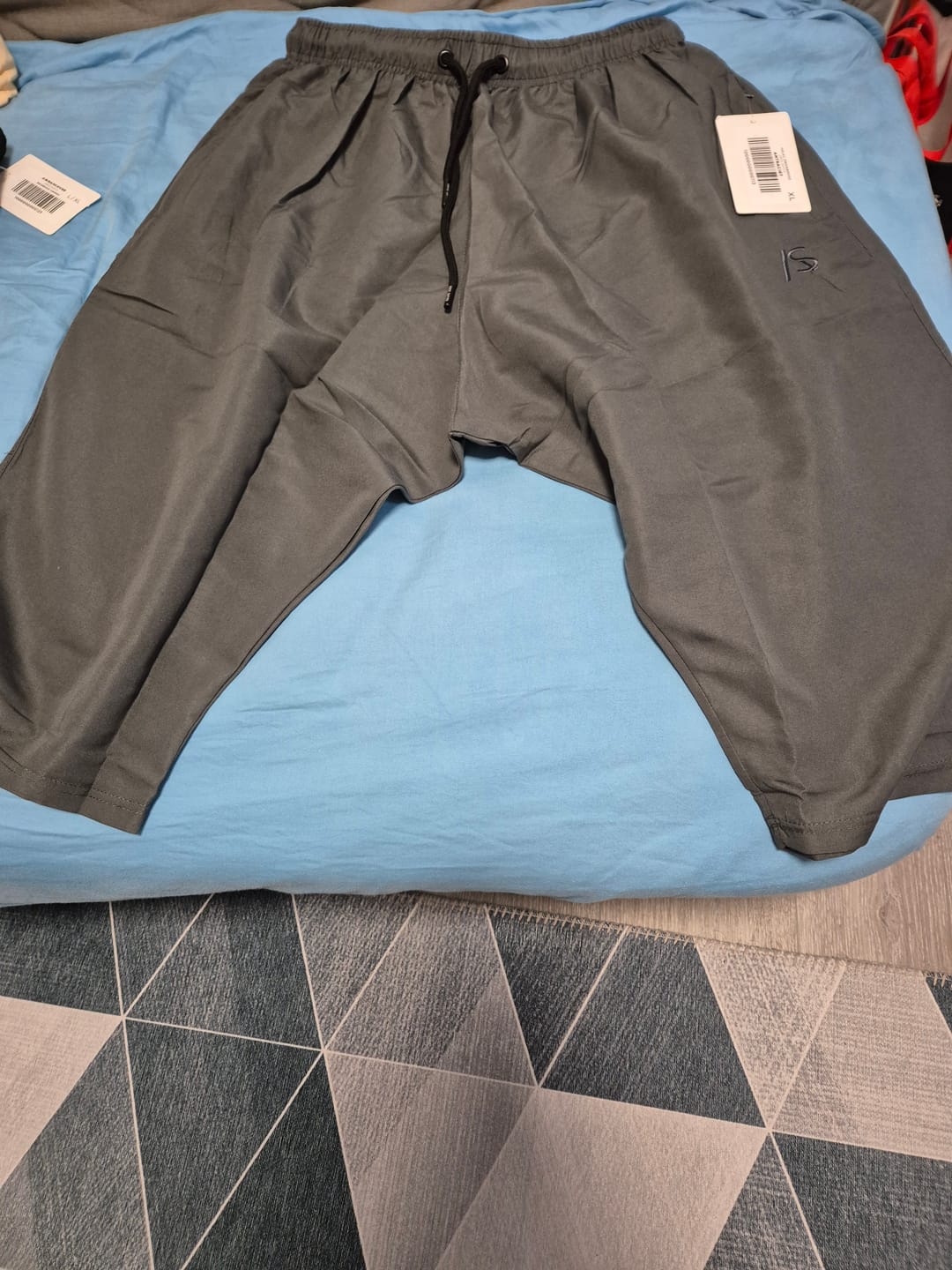 Customer photo review of Graue Halal Badehose von Aboe Safiya