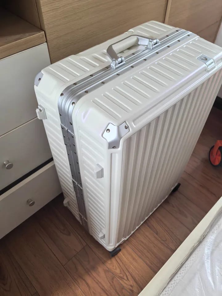 Customer photo review of AURA Collection