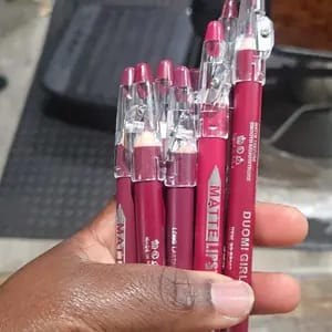 Customer photo review of Trucco Labbra Waterproof Matita Contorno Preciso Lunga Durata