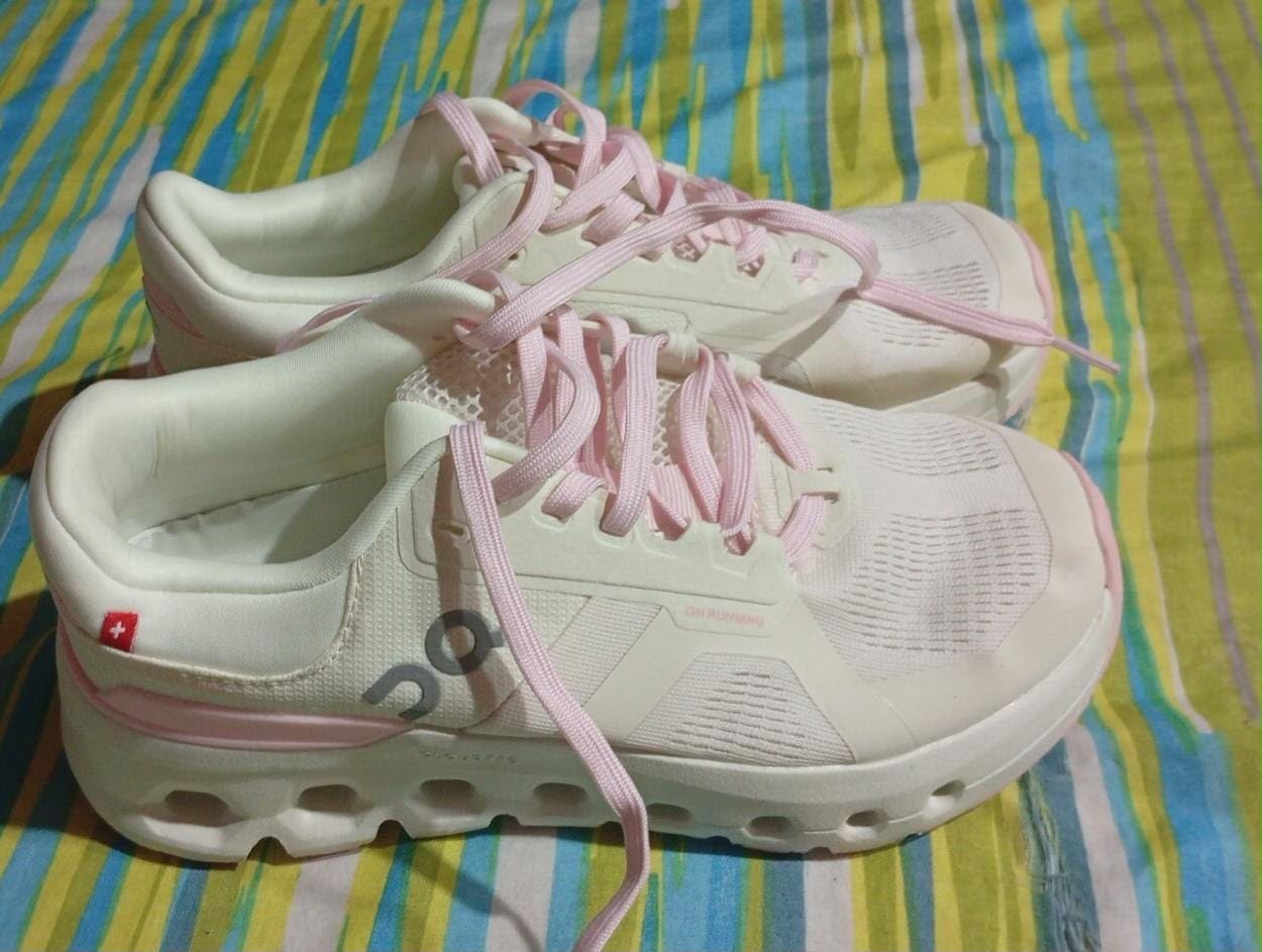 Customer photo review of ON CLOUDRUNNER 2
