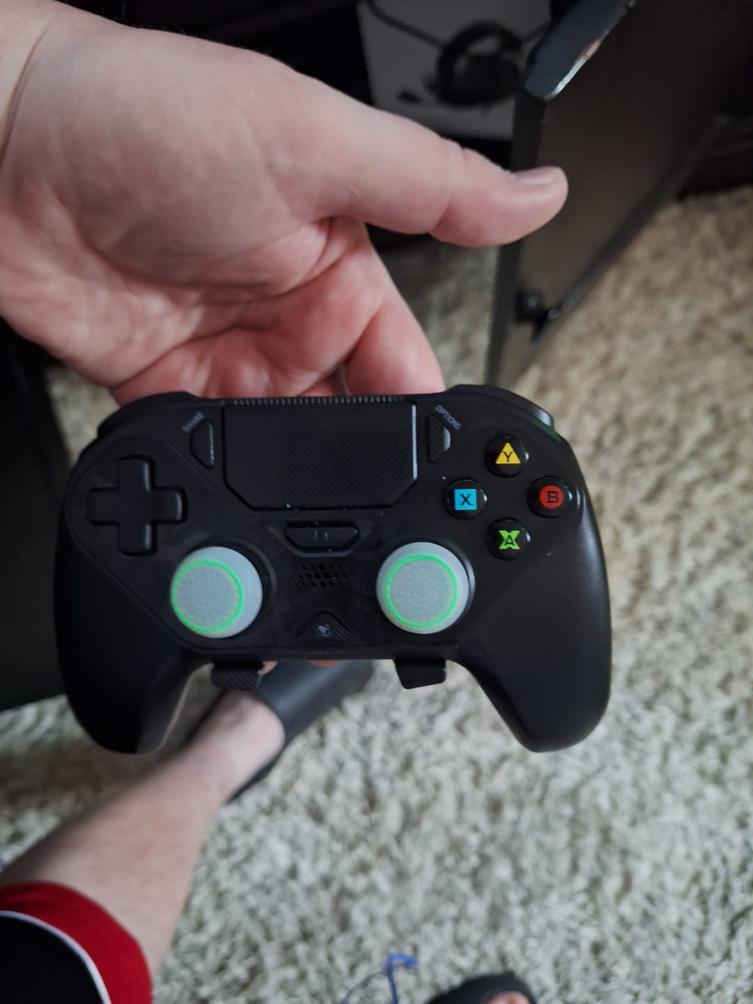 Customer photo review of AceGamer HyperShadow D4  Wireless Controller
