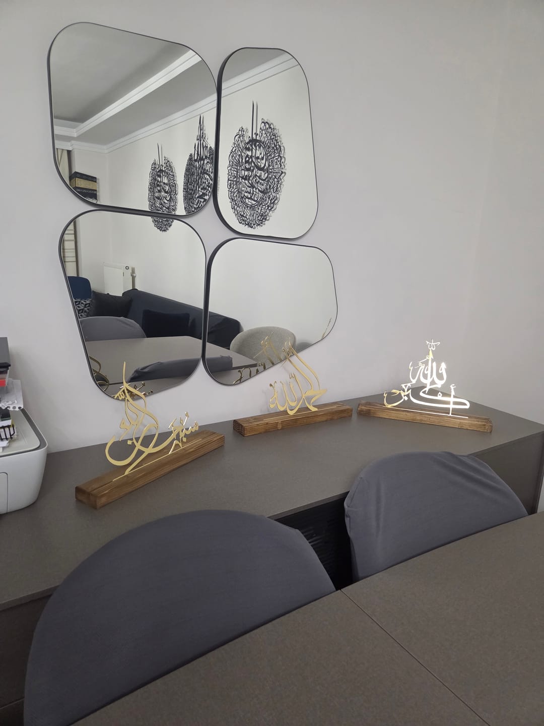 Customer photo review of Sübhanallah Elhamdülillah Allahu Ekber Ahşap Standlı Metal Masaüstü Dekor