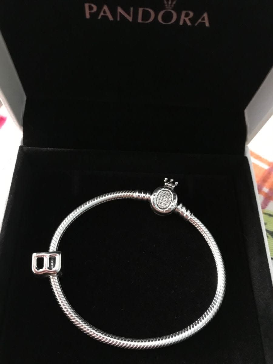 Customer photo review of Charm Letra Personalizable