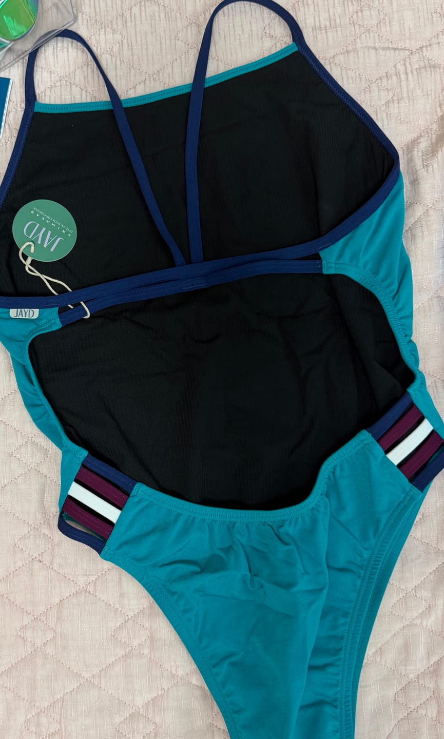Customer photo review of LENNOX ONE PIECE - Atlantic|Navy