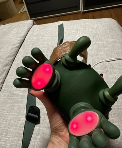 Customer photo review of Zavelix™ Dual-Use Red Light & Deep-Kneading Massager for People & Pets