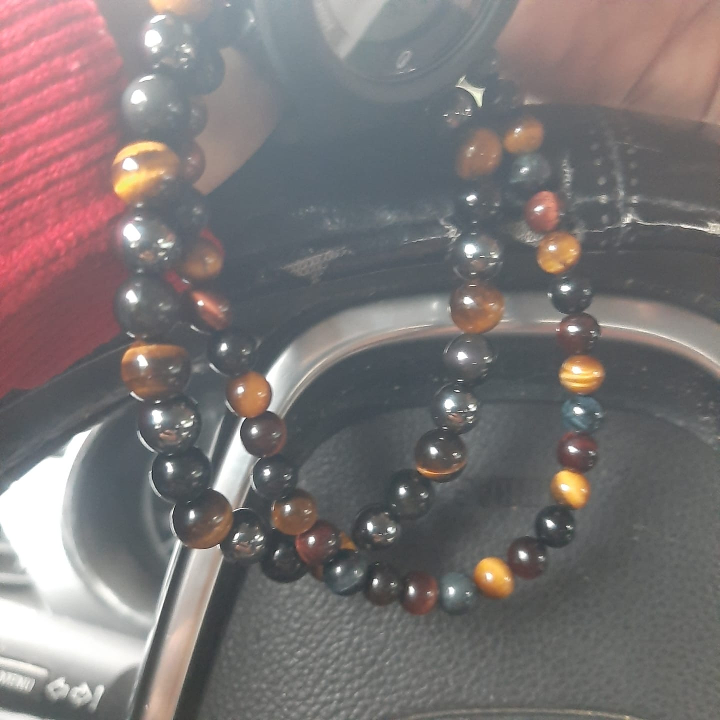 Customer photo review of Bracelet "3 Protections" en Oeil de Tigre, Hématite & Obsidienne Noire