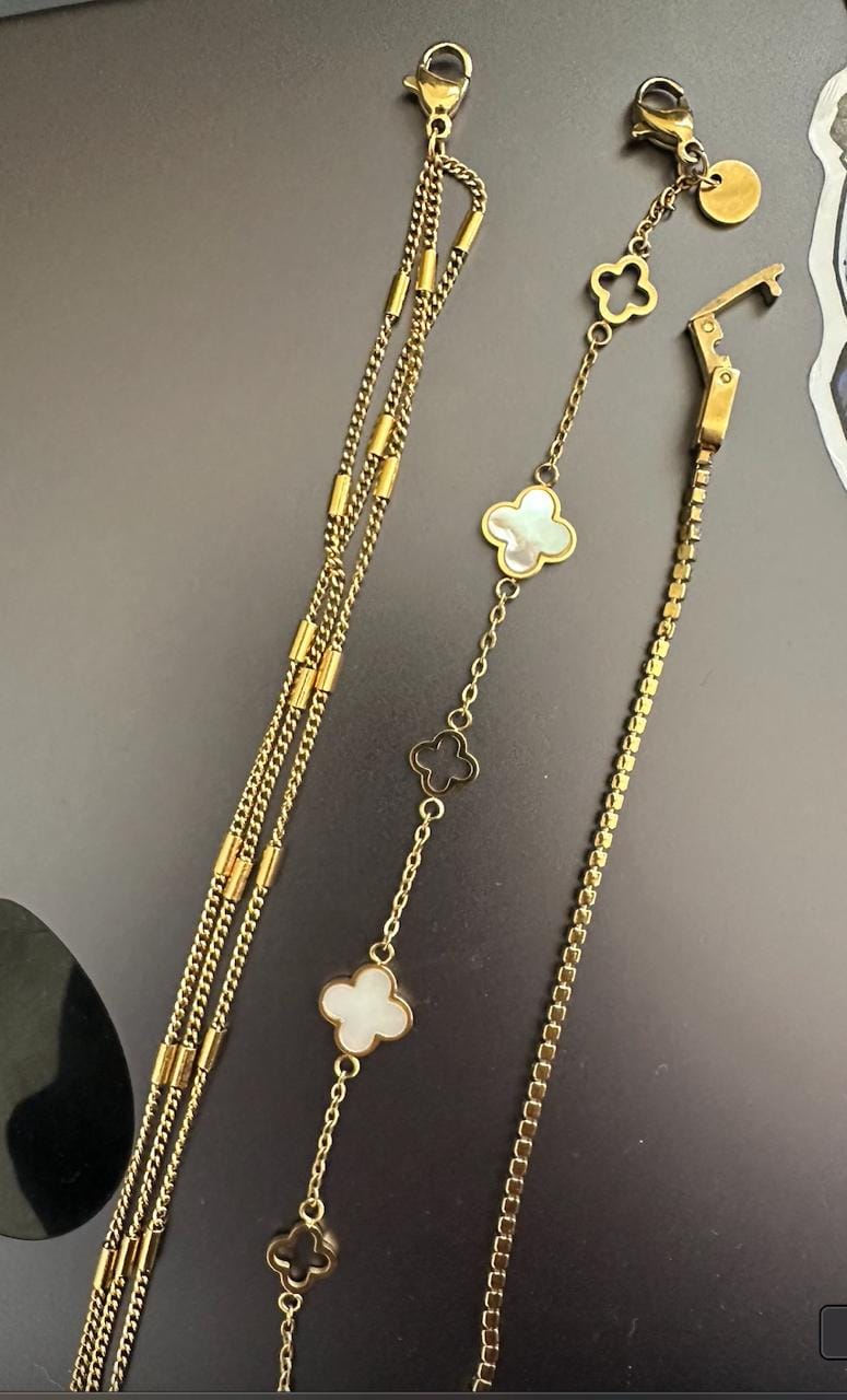 Customer photo review of Niyah White Crystal Gold Bracelet