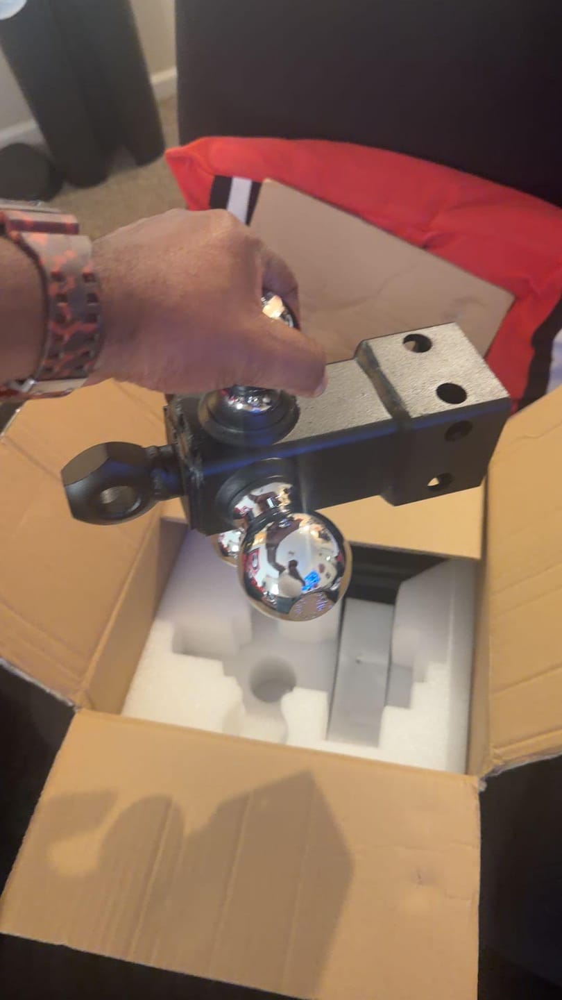 Customer photo review of TYT Adjustable Tri-Ball Hitch for 2″ Receiver – Up to 10K GTW