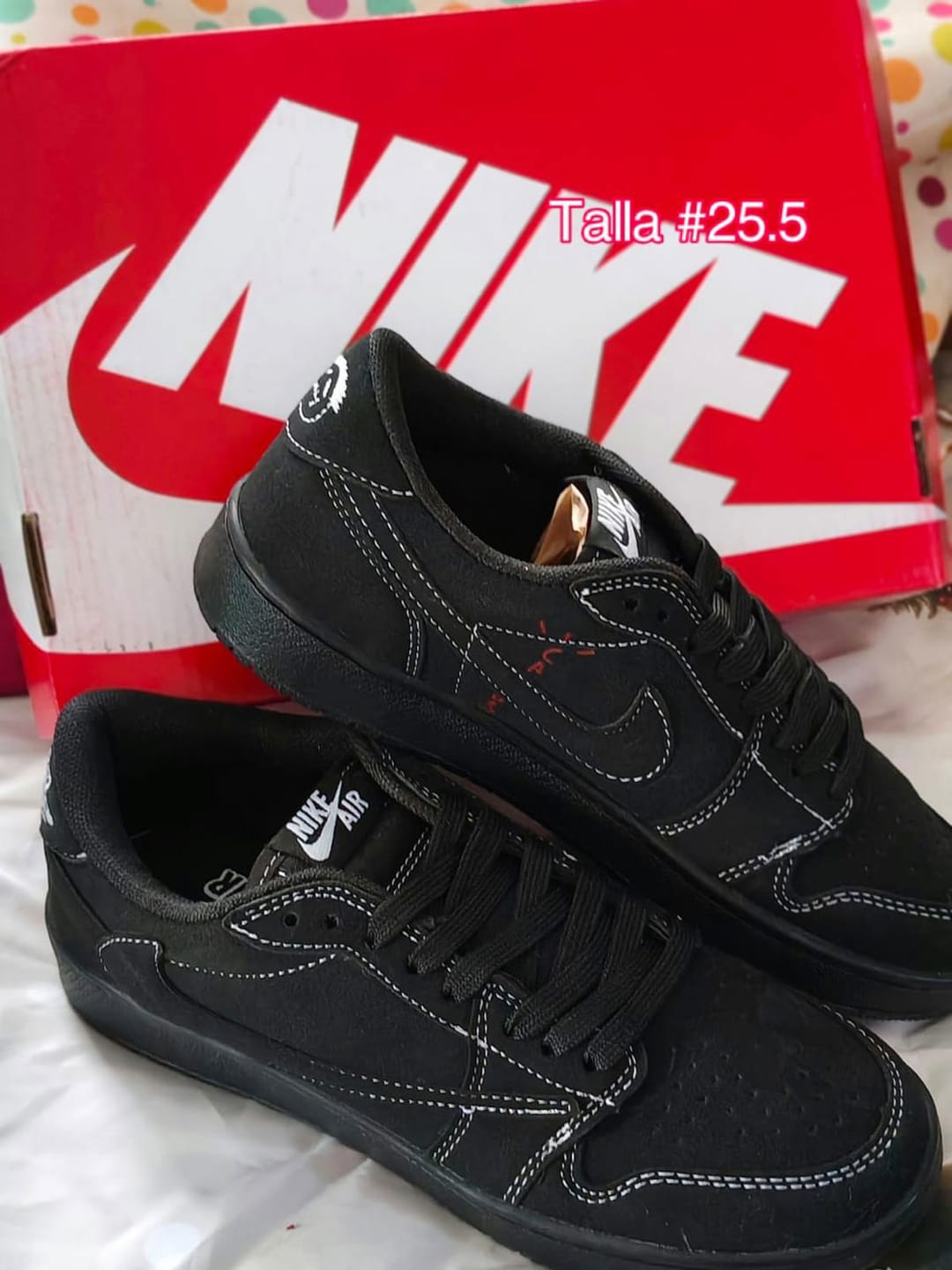 Customer photo review of Tenis Travis Low OG Black Phantom