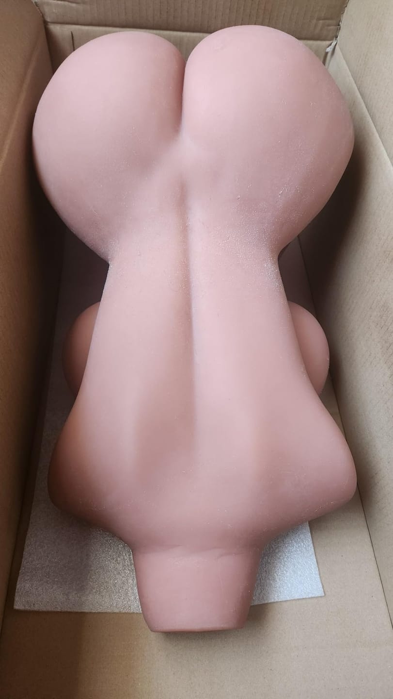 Customer photo review of Hipgaga 38lb/17kg Realistic Female Torso Doll – Life Size Sex Toy for Men with Large Breasts, Tan Skin Tone