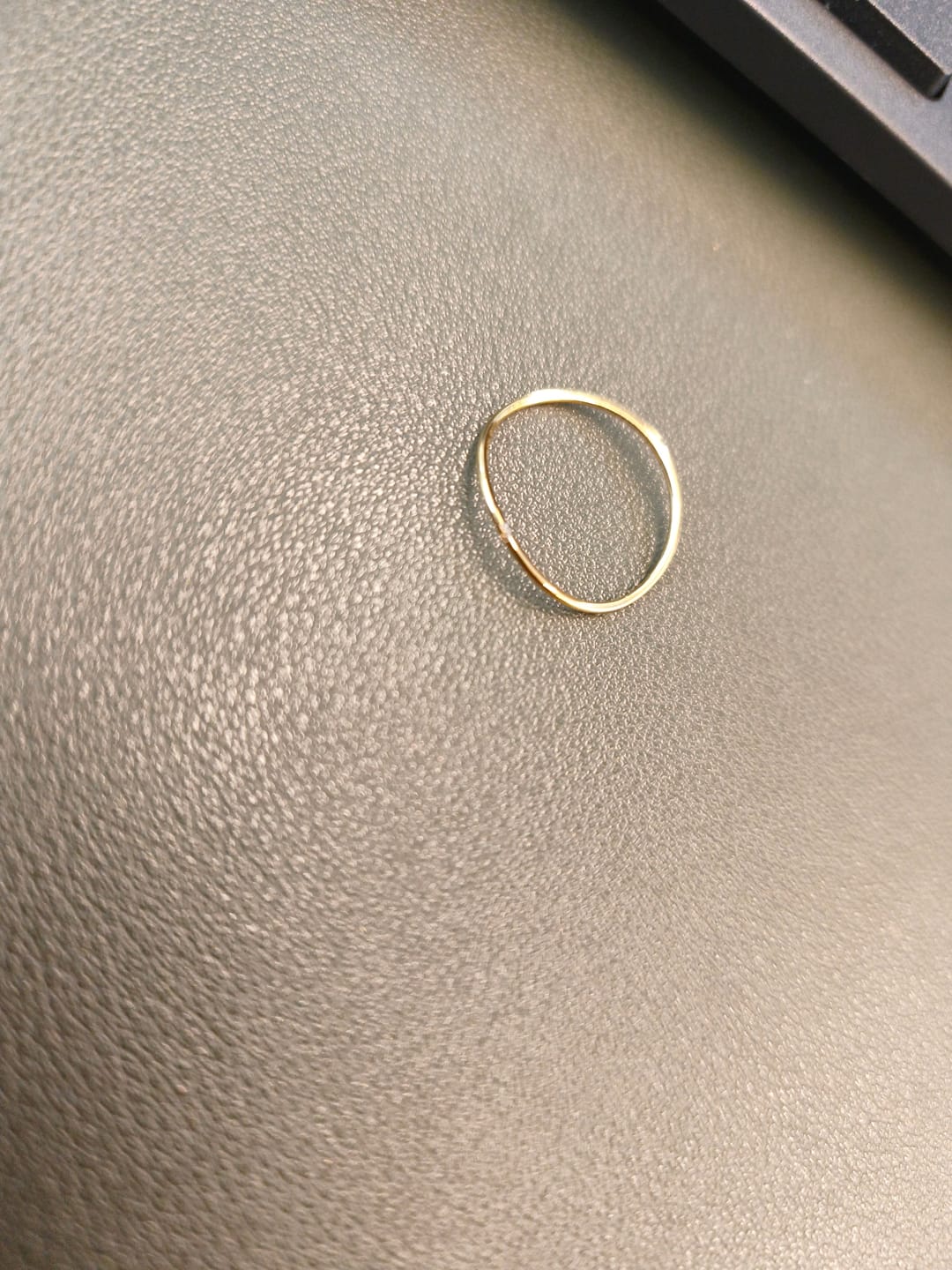 Customer photo review of Gold Infinity Loop Ring