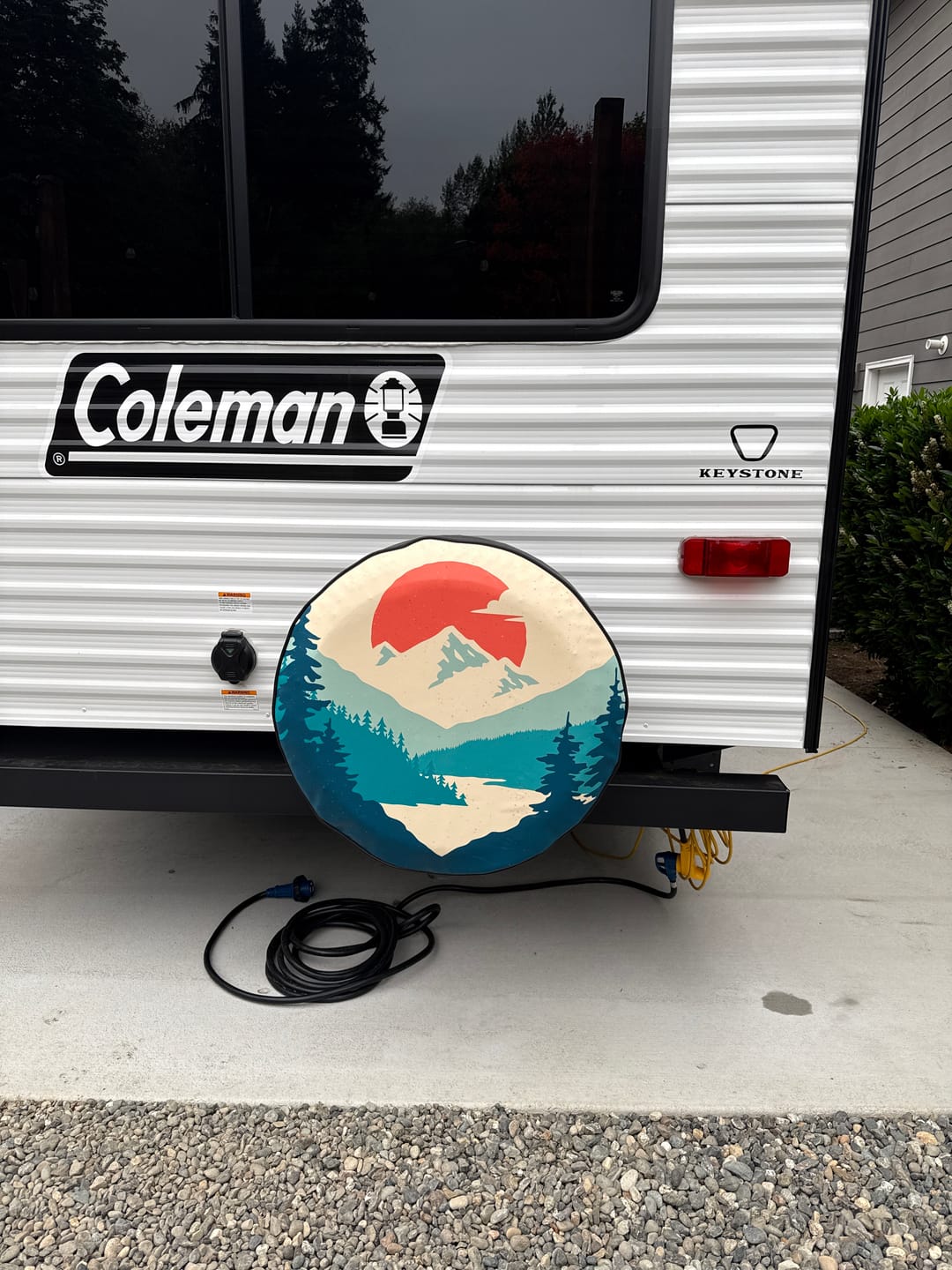 Customer photo review of Vintage Mountain Landscape Spare Tire Cover for Jeep, Bronco, RV