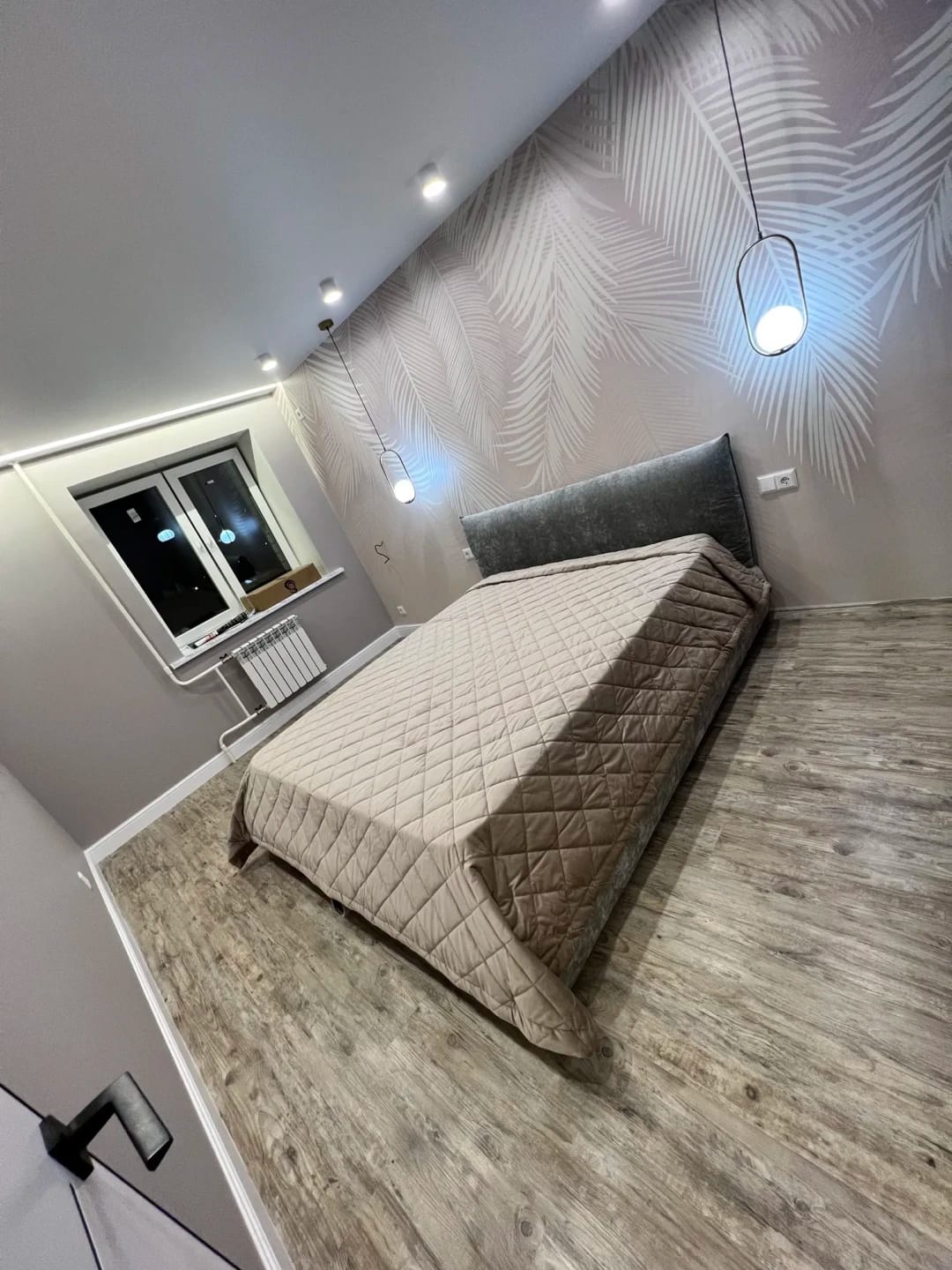 Customer photo review of Chrome Pendant Light for Kitchen Island, Glass Cage, 15–30 cm