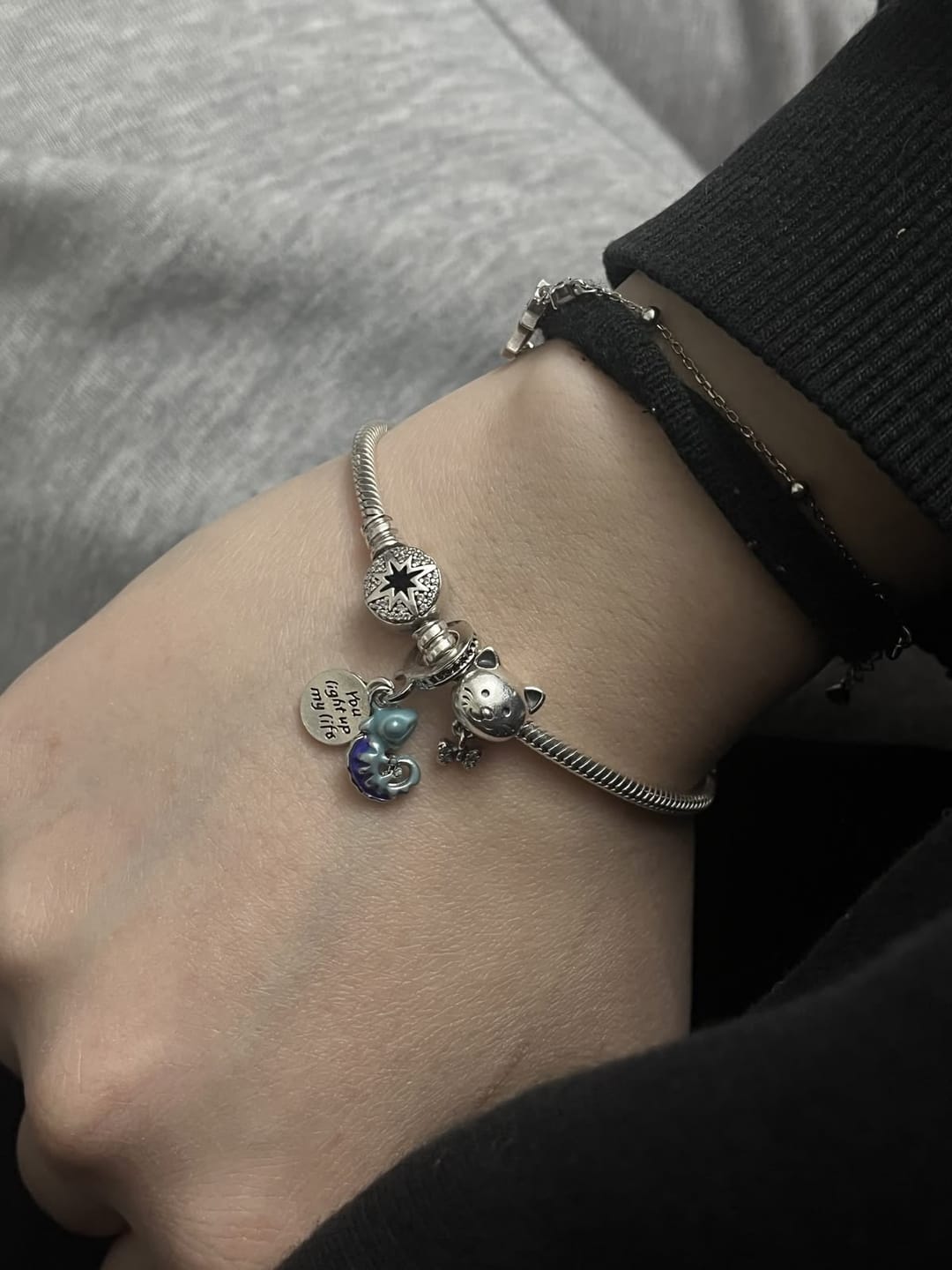 Customer photo review of Brazalete Cadena de Serpiente con Broche de Corazón