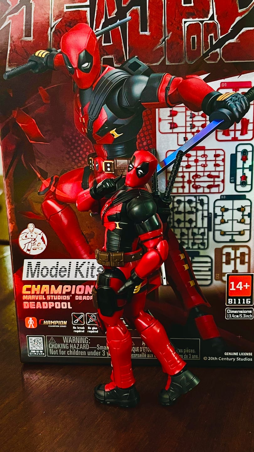 Customer photo review of Deadpool - Marvel Deadpool & Wolverine - Champion Class 04 - Model Kit - BLOKEES