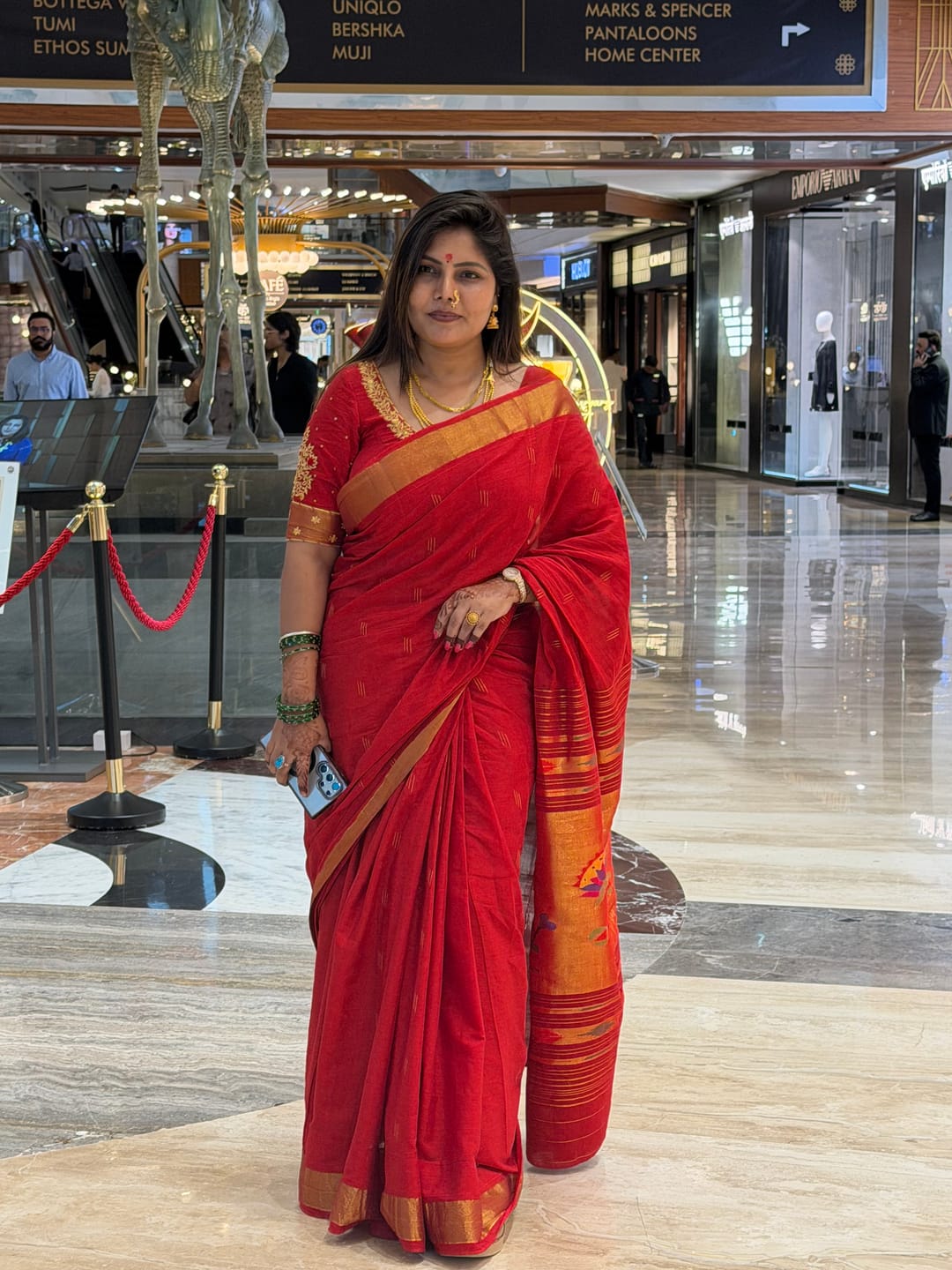 Customer photo review of Virasat ~ Handloom Pure Silk Paithani with Most Traditional Double Pallu in Pink Purple