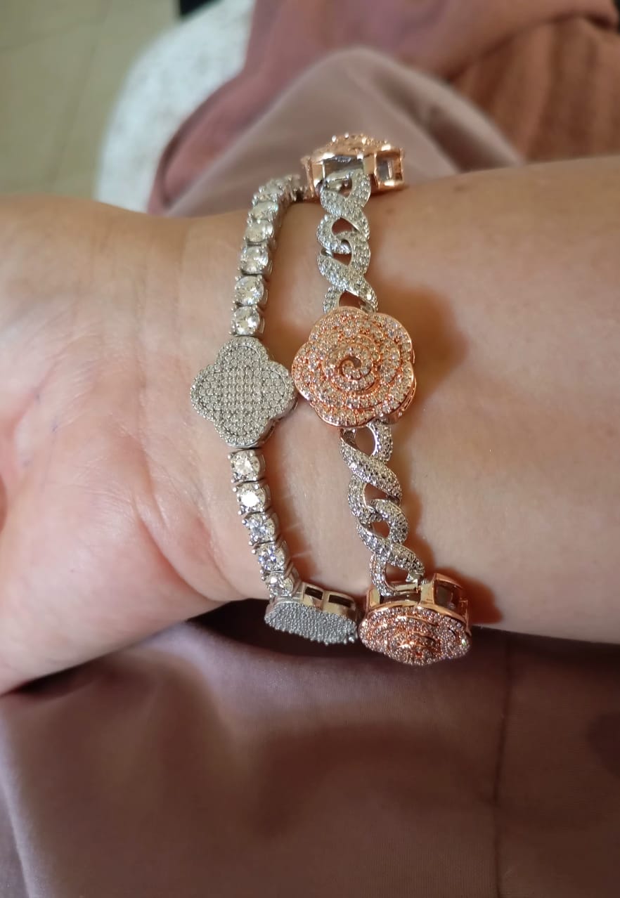 Customer photo review of 16.5MM S925 Silver Infinity Link Rose VVS Moissanite Cuban Chain Bracelet