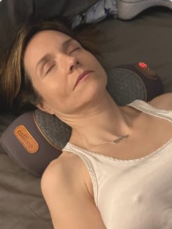Customer photo review of Naprelle MamaEase Heated Neck Pillow
